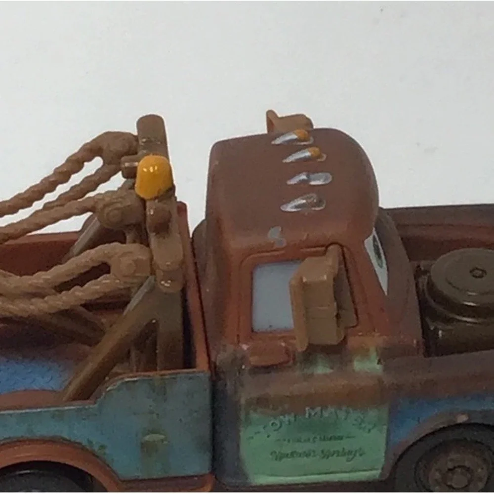 Mater Disney Pixar Cars Die Cast MIni Racers Mattel Play Vehicle Tow Truck M1897